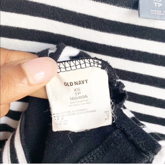 Old Navy - Black and White Striped Top Size XS - Picture 3 of 3